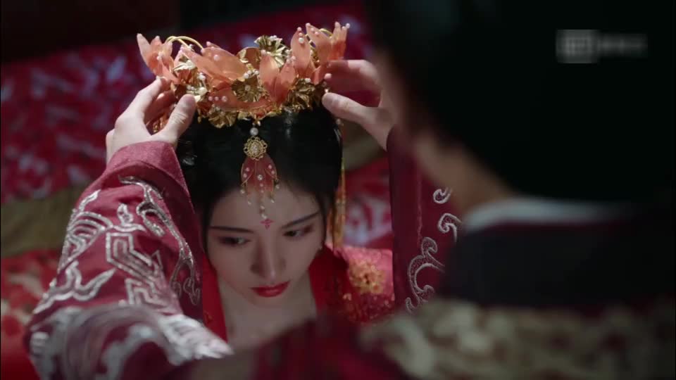 如意芳霏:傅容嫁肃王只为给师父报仇,大婚之日搞刺杀肃王伤透心