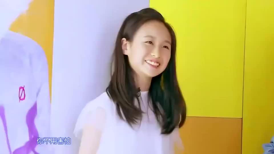 汪苏泷和张碧晨为抢美女学员,现场比拼唱功,场面超逗