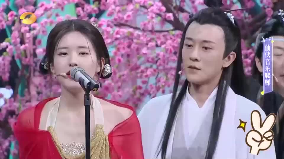 赵露思快本唱歌跑调,林雨申的表情浮夸,露思堪称行走的笑点