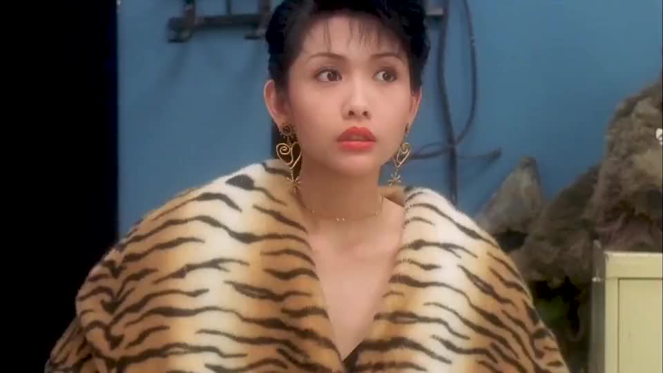 整蛊专家:美女找古晶算账,但古晶每一次都能躲开!