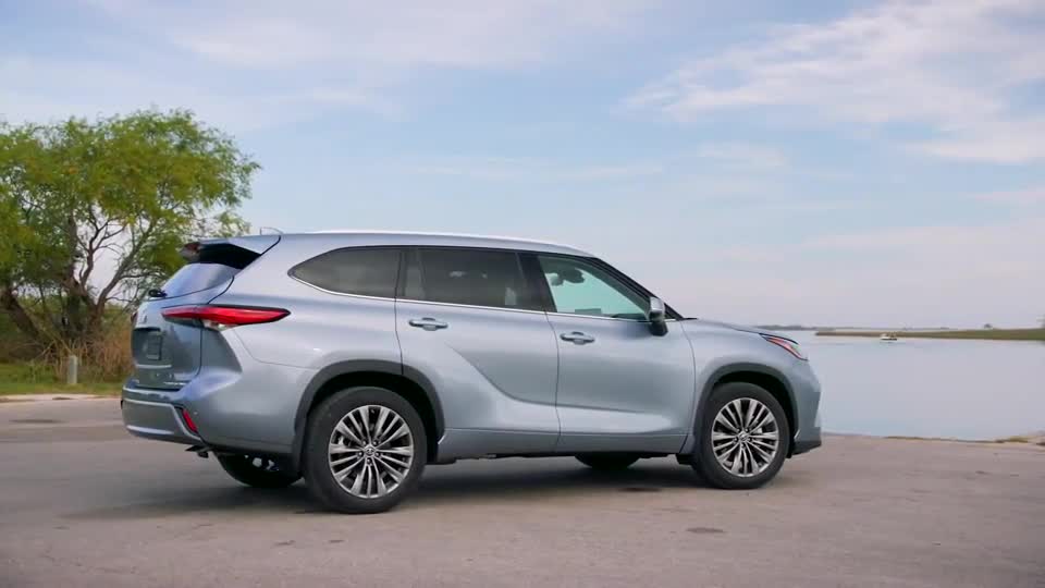 汽车实拍:2020款全新丰田汉兰达,带你解锁看车新姿势