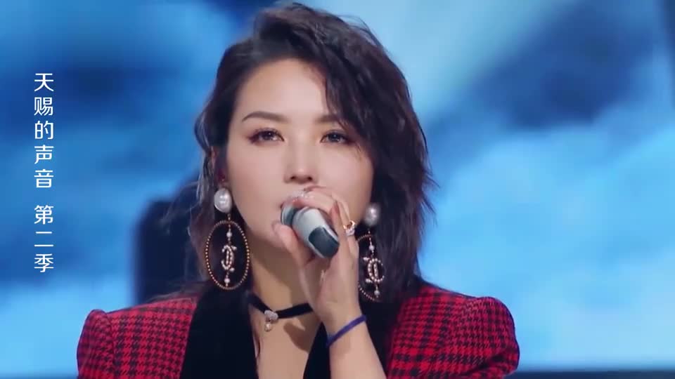 天赐的声音:何洁和苏醒被质疑舞台不搭,你们觉得如何呢!
