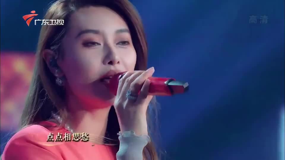 流淌的歌声:爱戴采用阿卡贝拉形式演唱,感觉整个人都飘起来了