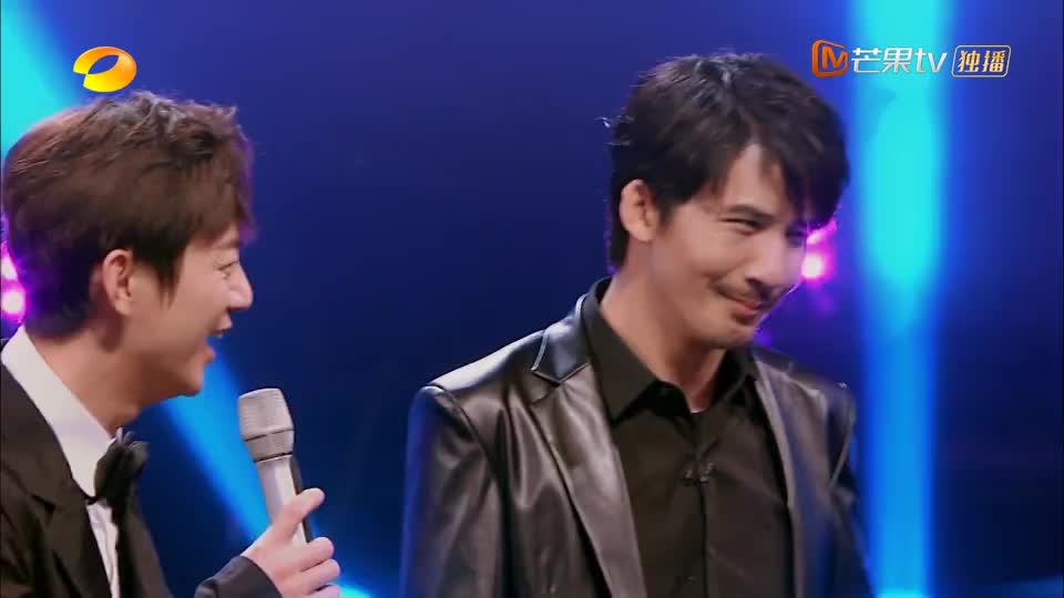 百变大咖秀:大张伟模仿能力优秀,一开口就是梁朝伟本伟