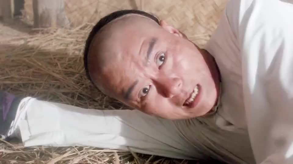 还碰见李小龙和几位高手 为您推荐: 醉拳苏乞儿:林心如气愤质问铁桥
