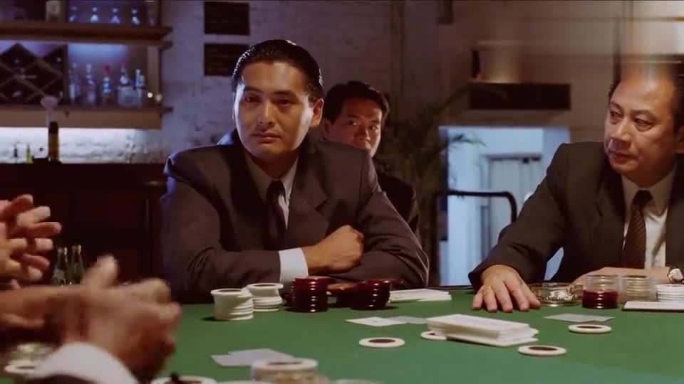 赌神高进霸气出手,最小的牌却直接加价三百万,对手都被吓退了