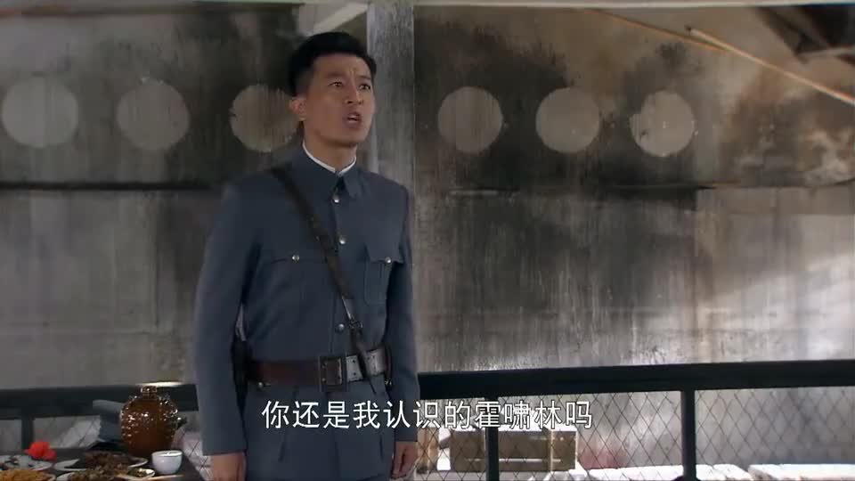 霍啸林被人抓走,赵舒城赶紧过来救人,完全不怕对方手里的枪!