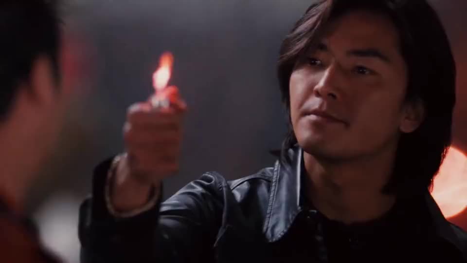 靓坤的墙头草小弟傻强，一见情况不对，立马出卖靓坤_新浪新闻