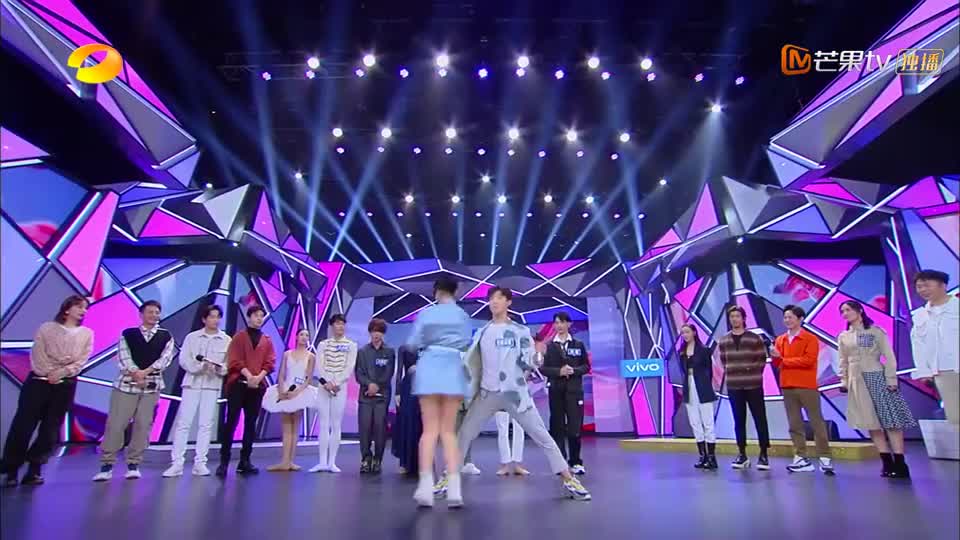 快乐大本营:《舞蹈风暴》首席亮相名场面 一个比一个厉害了