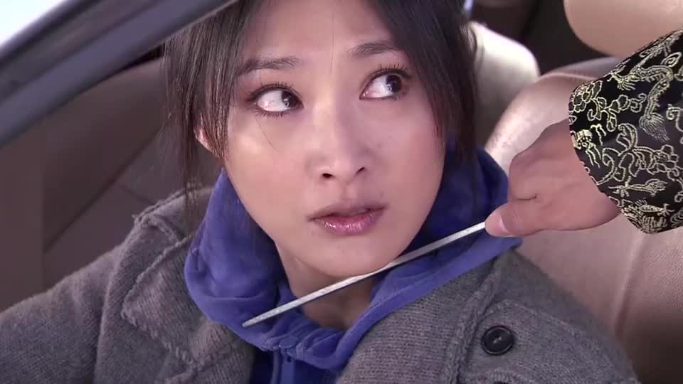 危险旅程男子欲要挟敌人岂料对方毫不在意他接下来会怎么做