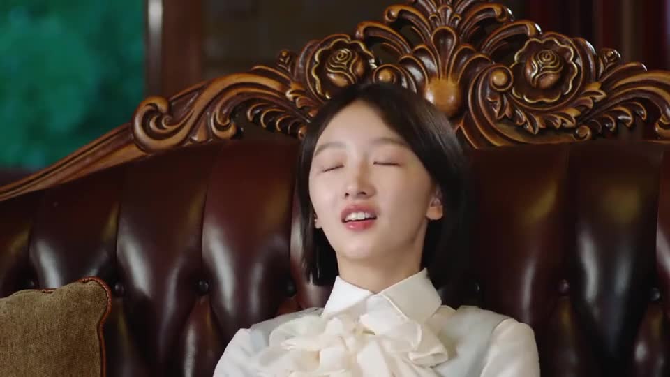 魔都风云萧瑶借着自己困了将叶飞带了出去