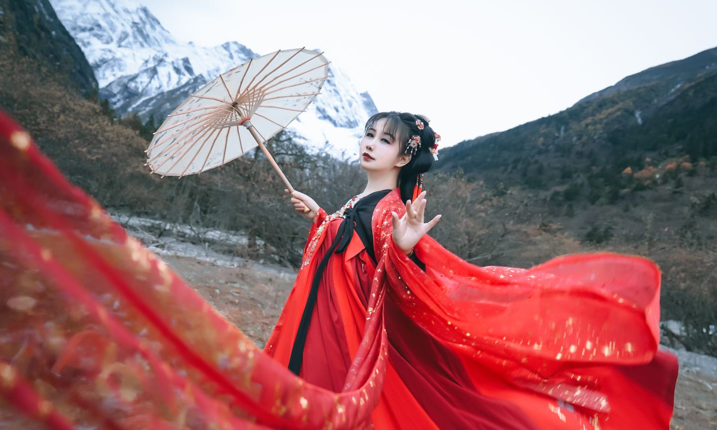 美少女cosplay:复古风汉服写真(侵删)