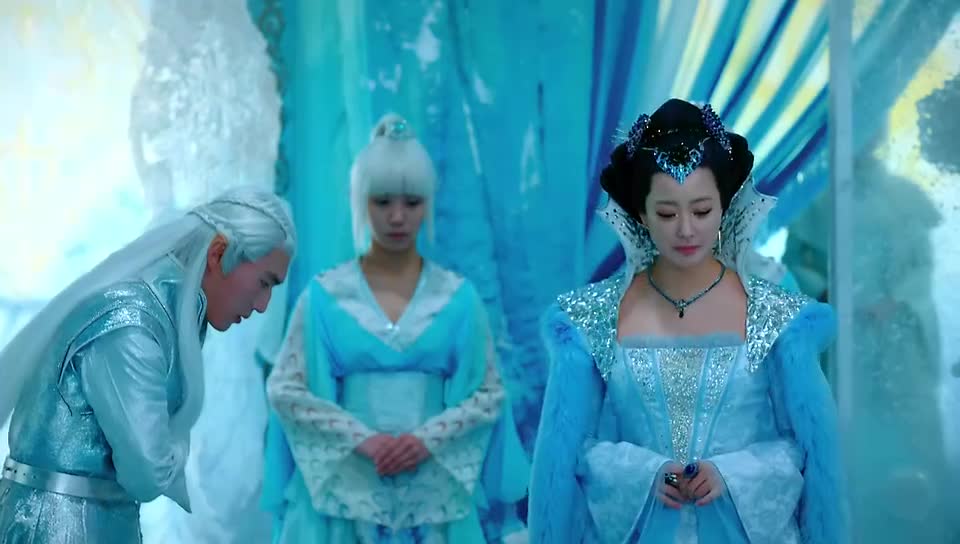 莲姬端起太后的架子,和人鱼圣尊互掐,大家都是人鱼族相煎何太急