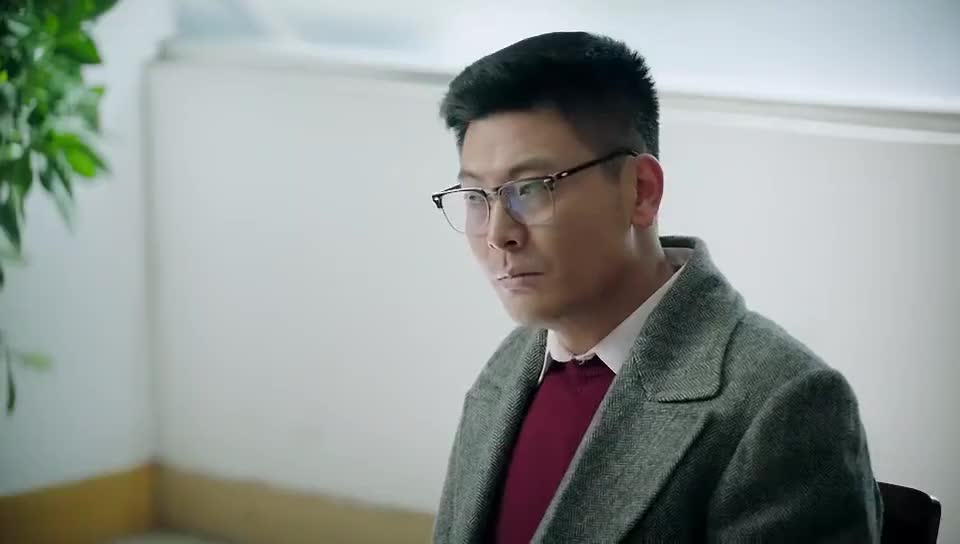 鸡毛飞上天:义乌货都成假货,商家没了资金大吵,邱英杰怒摔茶杯