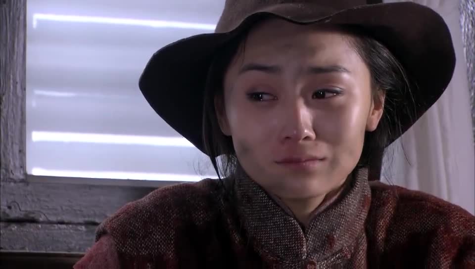 箭在弦上荣意悲痛欲绝派人把二少爷最爱穿的西装拿来
