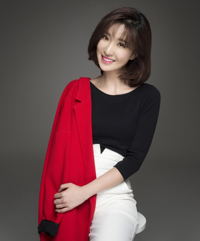 清新灵动的96年女星孙铱