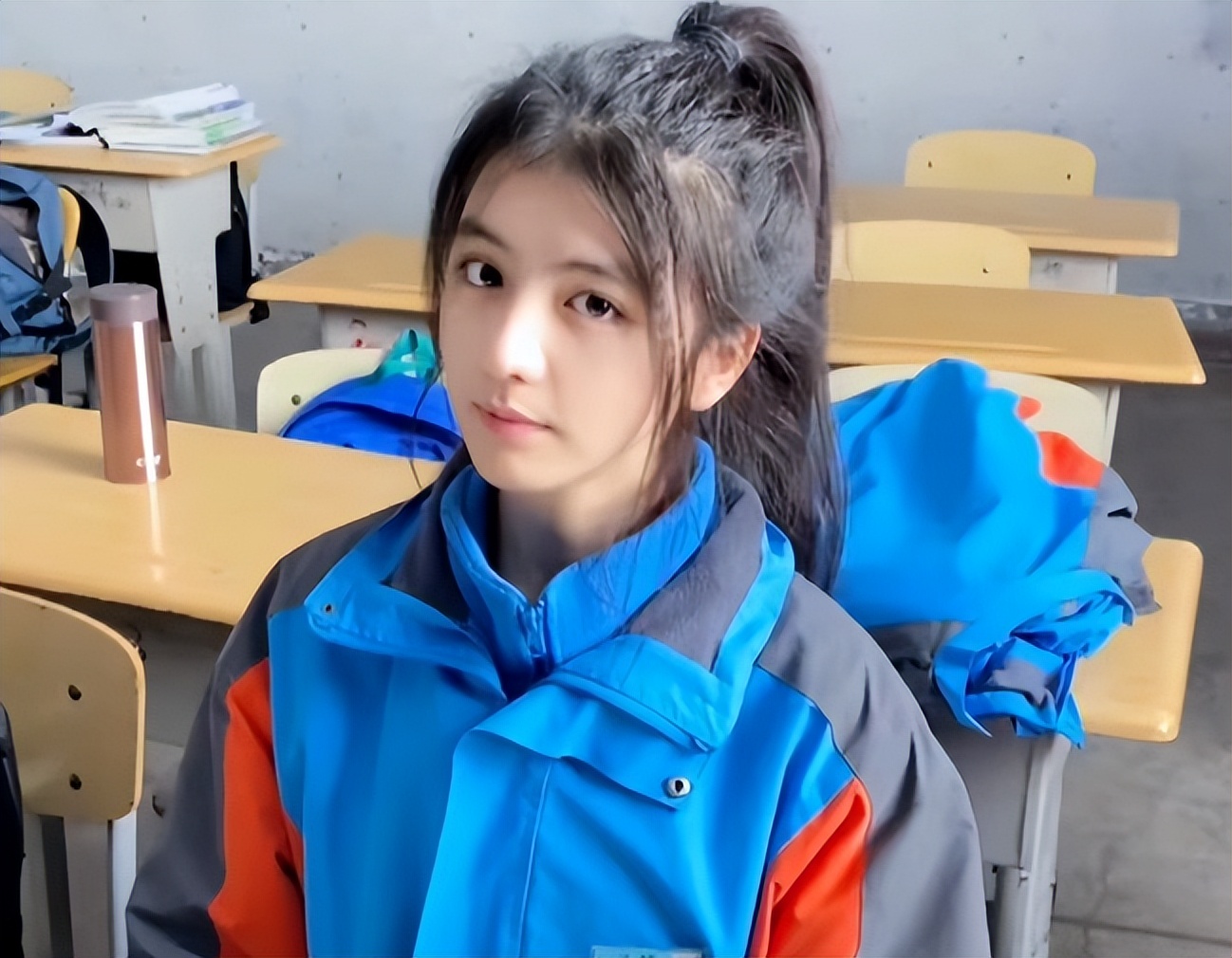 非网红摆拍,无美颜滤镜,新疆扎马尾女中学生走红,这才是天然美女|新疆