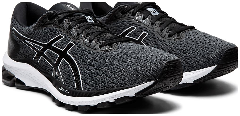 已经做出很大的升级了,首先就是中底材料从spevafoam换成了flytefoam