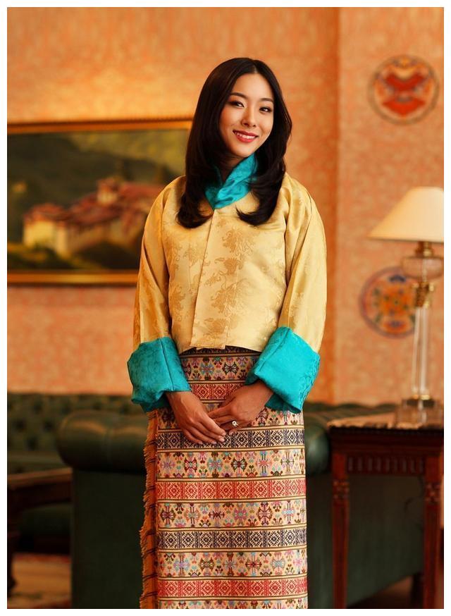 不丹公主38岁生日!气质堪比90后美人王后,老国王娶四姐妹太厉害