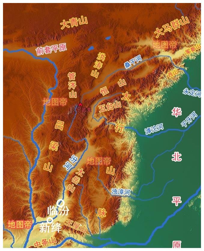 这里的地形很特殊,以临汾为界,东边是太岳山,西边是吕梁山,汾河由北至