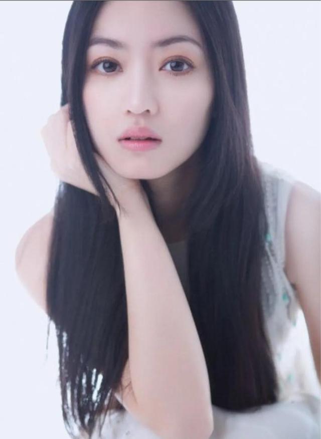 王语嫚清纯写真,美丽可人!__财经头条