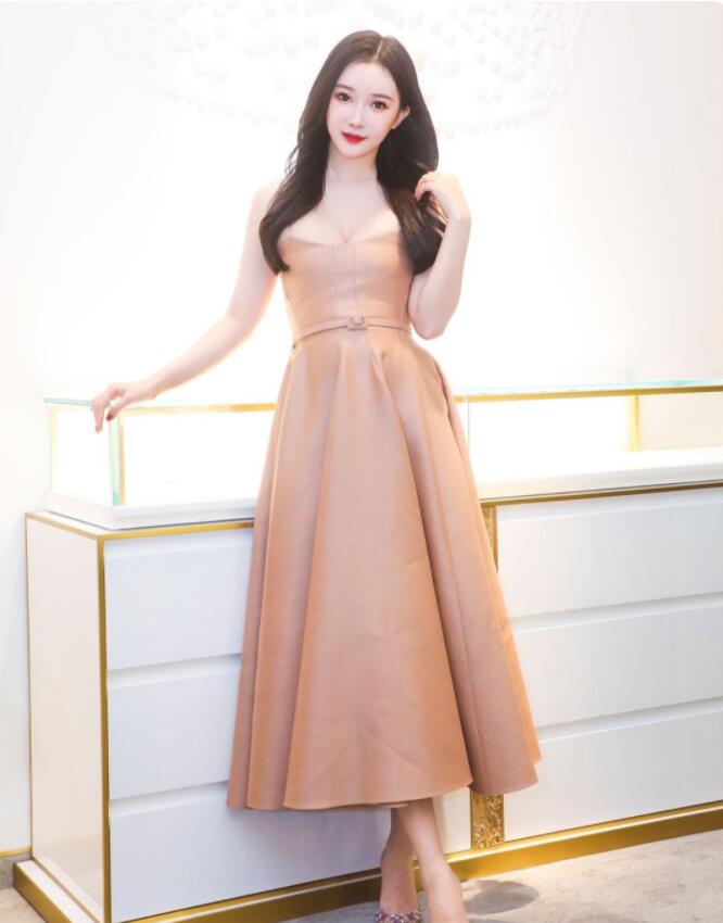 神仙姐姐刘亦菲在亚洲小姐孙心娅面前，感觉大了一号啊！