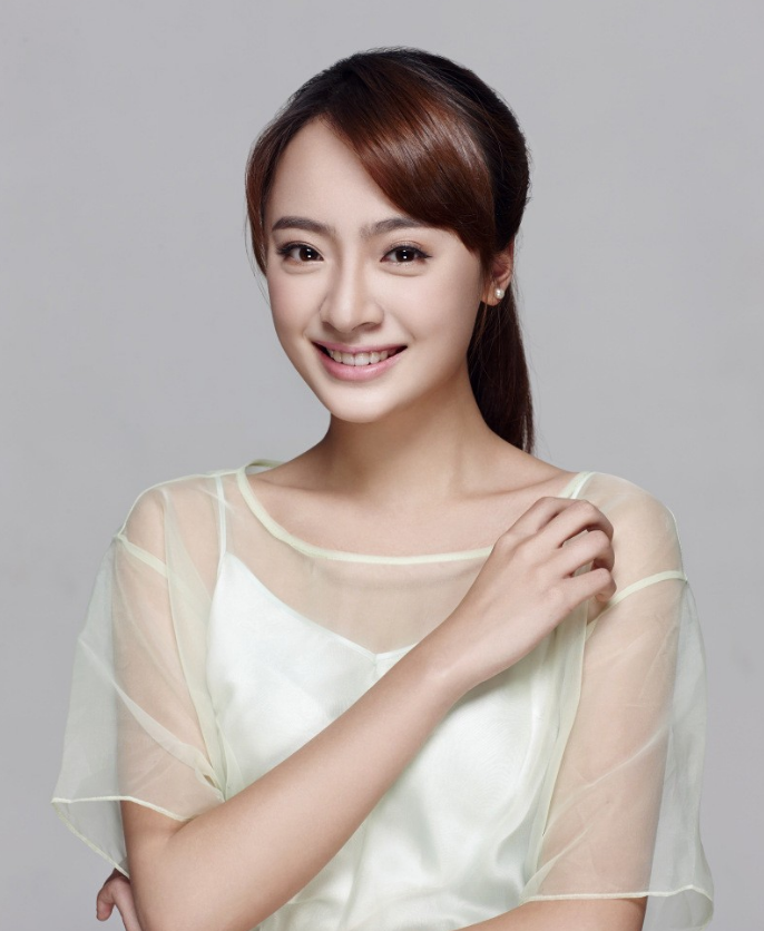 清新灵动的96年女星孙铱