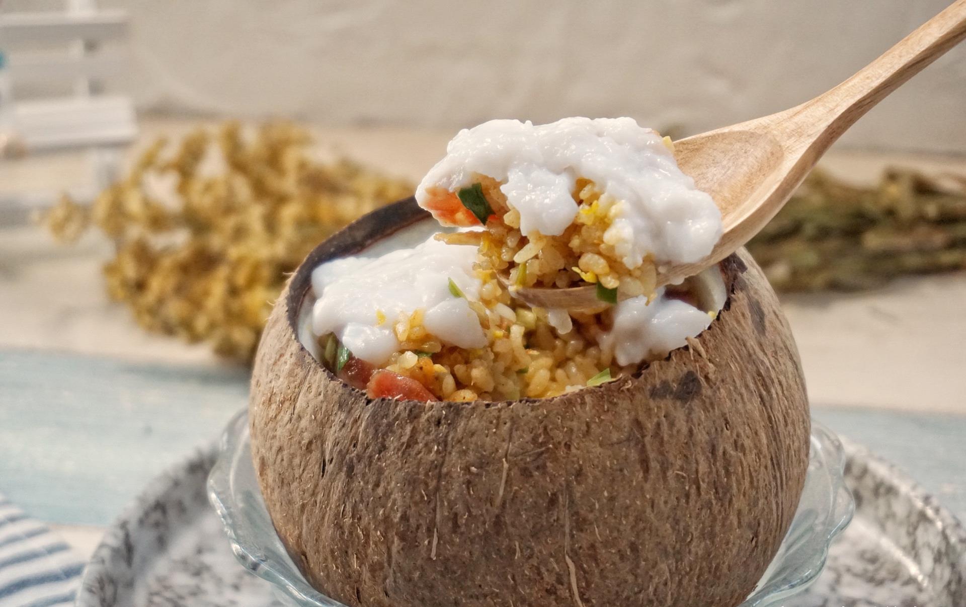 自制海南椰子饭味道浓郁椰香满满足不出户就能体验到美食