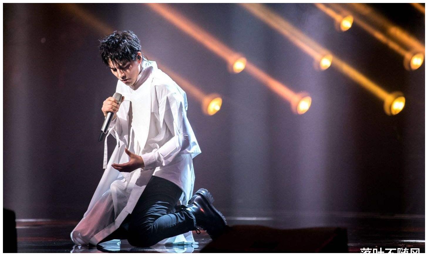 他是来自草原的骏马,在舞台上散发别样魅力,阿云嘎的多面人生