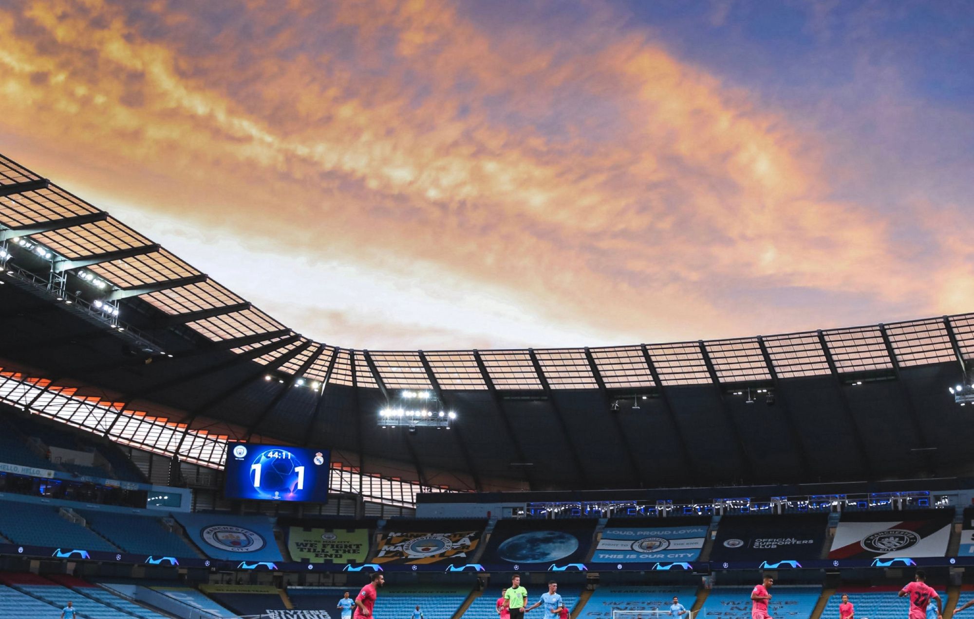 比赛日图集:瓦拉内两度"送礼" 曼城主场克皇马进军欧冠八强