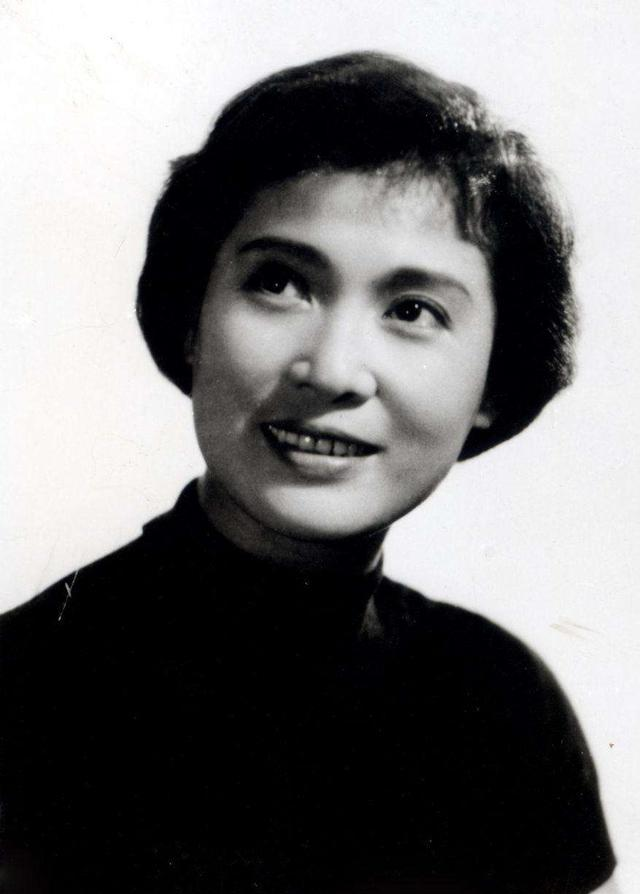 "人民艺术家"秦怡绝版旧照:岁月从不败美人,真心美了一辈子