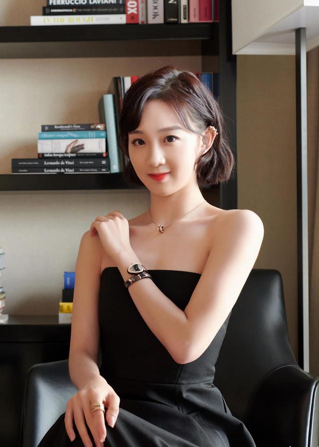 李子璇,魅力女神美图!__财经头条