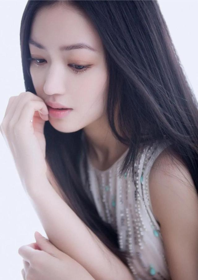 王语嫚清纯写真,美丽可人!__财经头条