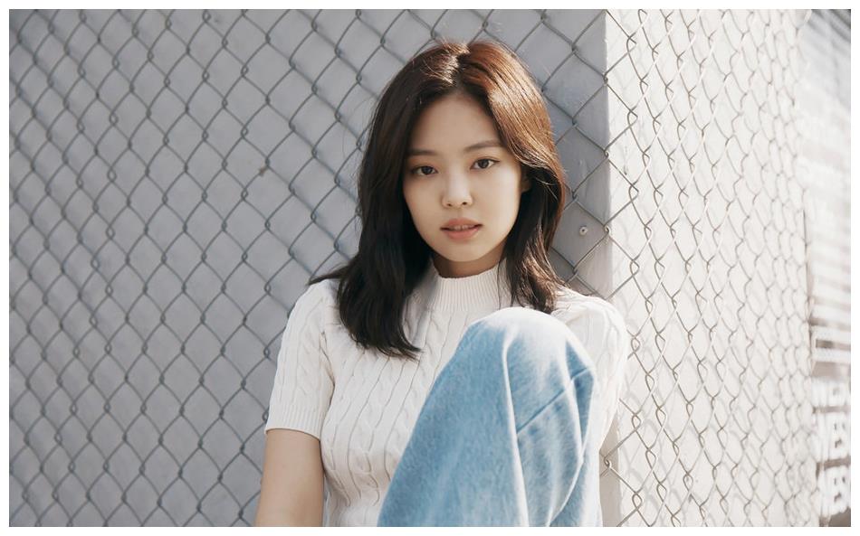 blackpink春日画报曝光暖阳下凹造型元气满满