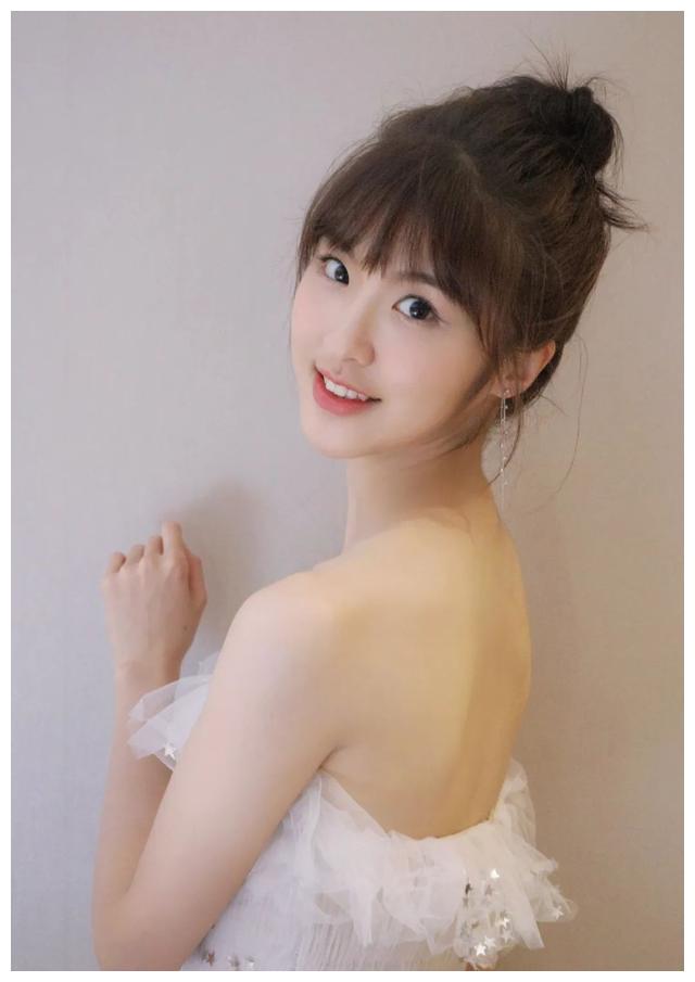 林昕宜天蝎座来自上海就读于同济大学影视女演员