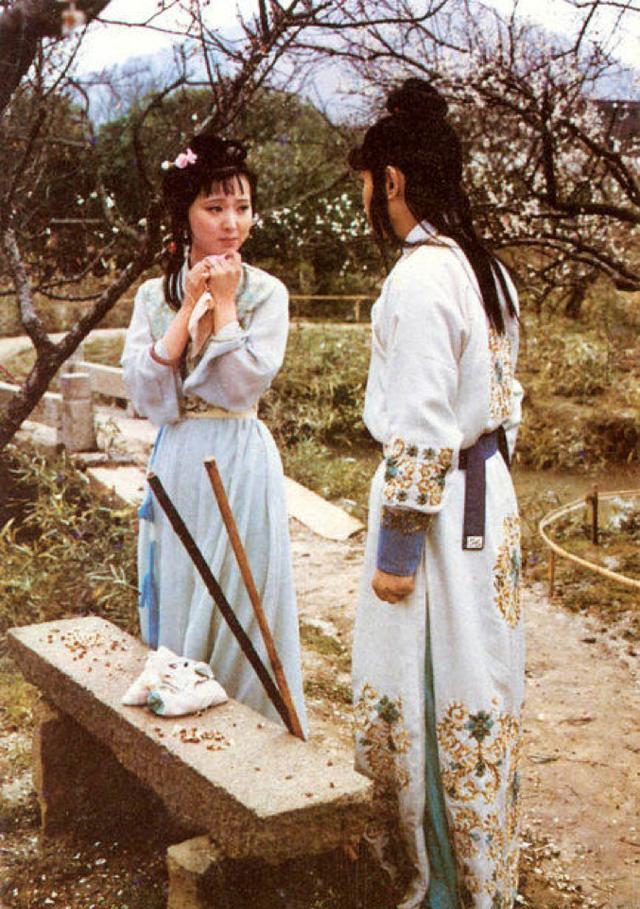 林黛玉|贾宝玉|史湘云_新浪新闻