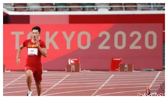 女子800米、男子200米，王春雨、谢震业创造历史！休闲区蓝鸢梦想 - Www.slyday.coM
