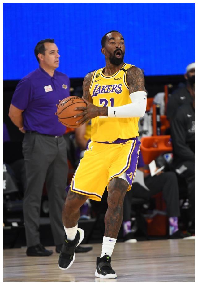 16分钟0分!jr史密斯忍不住发声了,湖人主帅会给他机会吗?