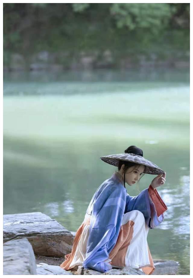 冯提莫斗笠侠女大片出炉简单古风惊艳网友不愧是百变提莫