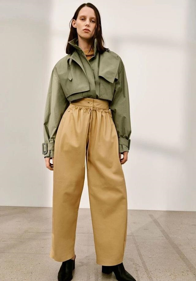 最近流行的"工装风",时髦帅气还显高,小个子都爱了__财经头条