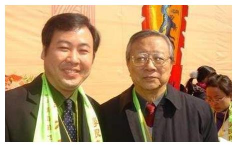 孙殿英盗墓,他的儿子却选择守陵,可能这就是所谓的父债子偿