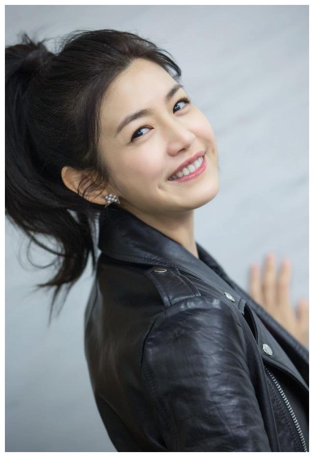 回眸一笑百媚生哪位女明星的回头杀最让你心潮澎湃