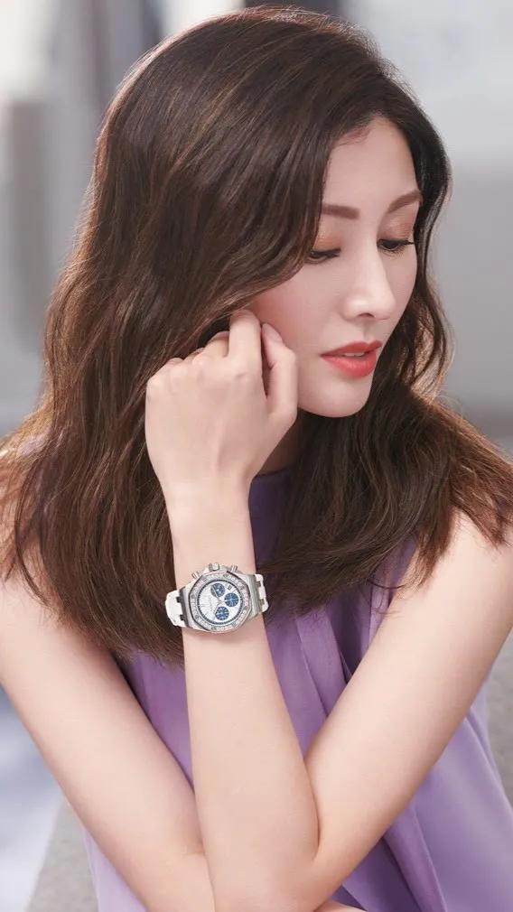 李嘉欣:气质优雅!__财经头条