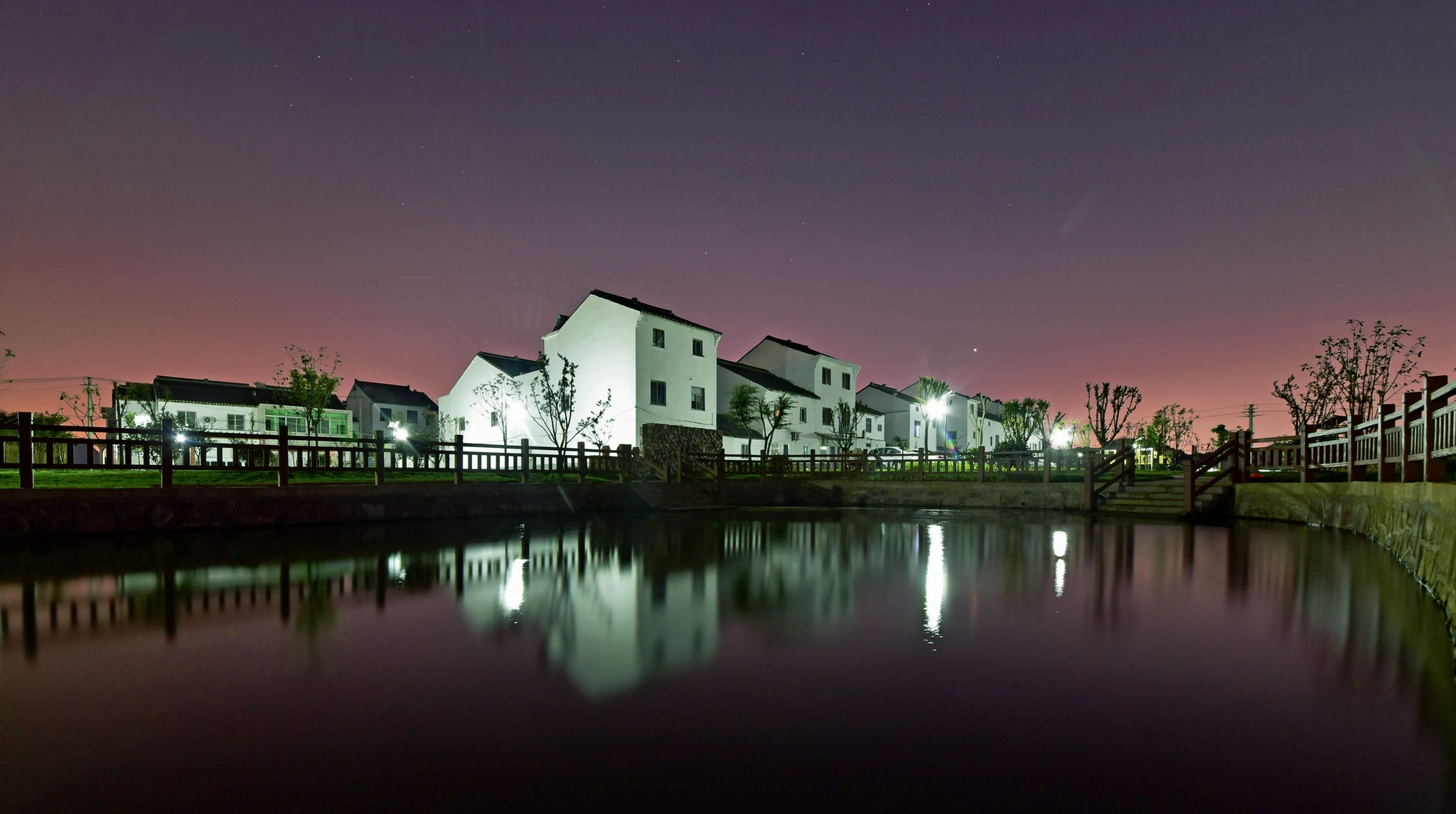 劲丰乡村夜色美