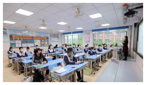 山东青岛：初中毕业年级开学复课
