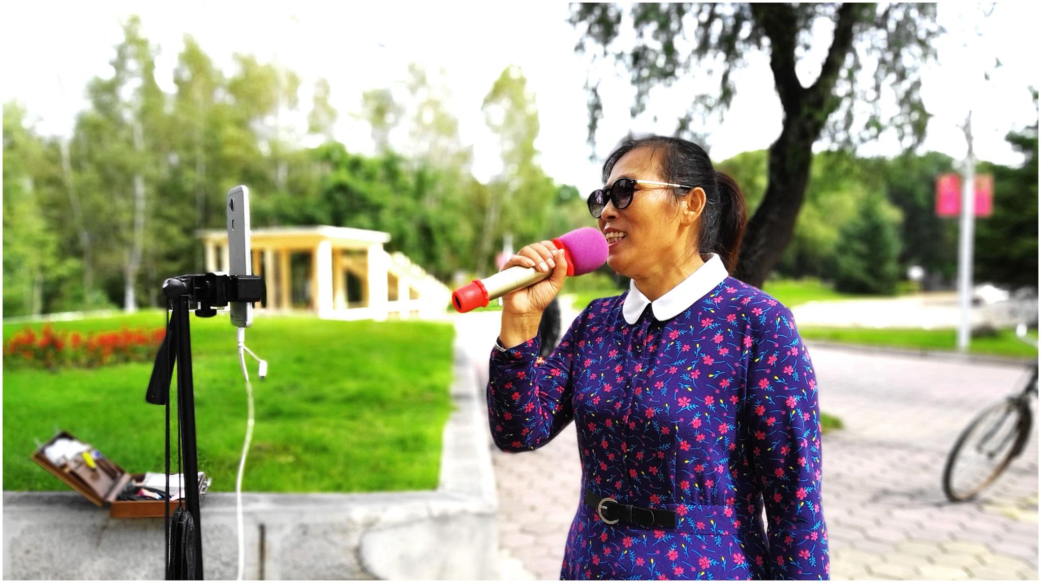 深秋的友谊公园——友谊民间歌手唱歌的乐园