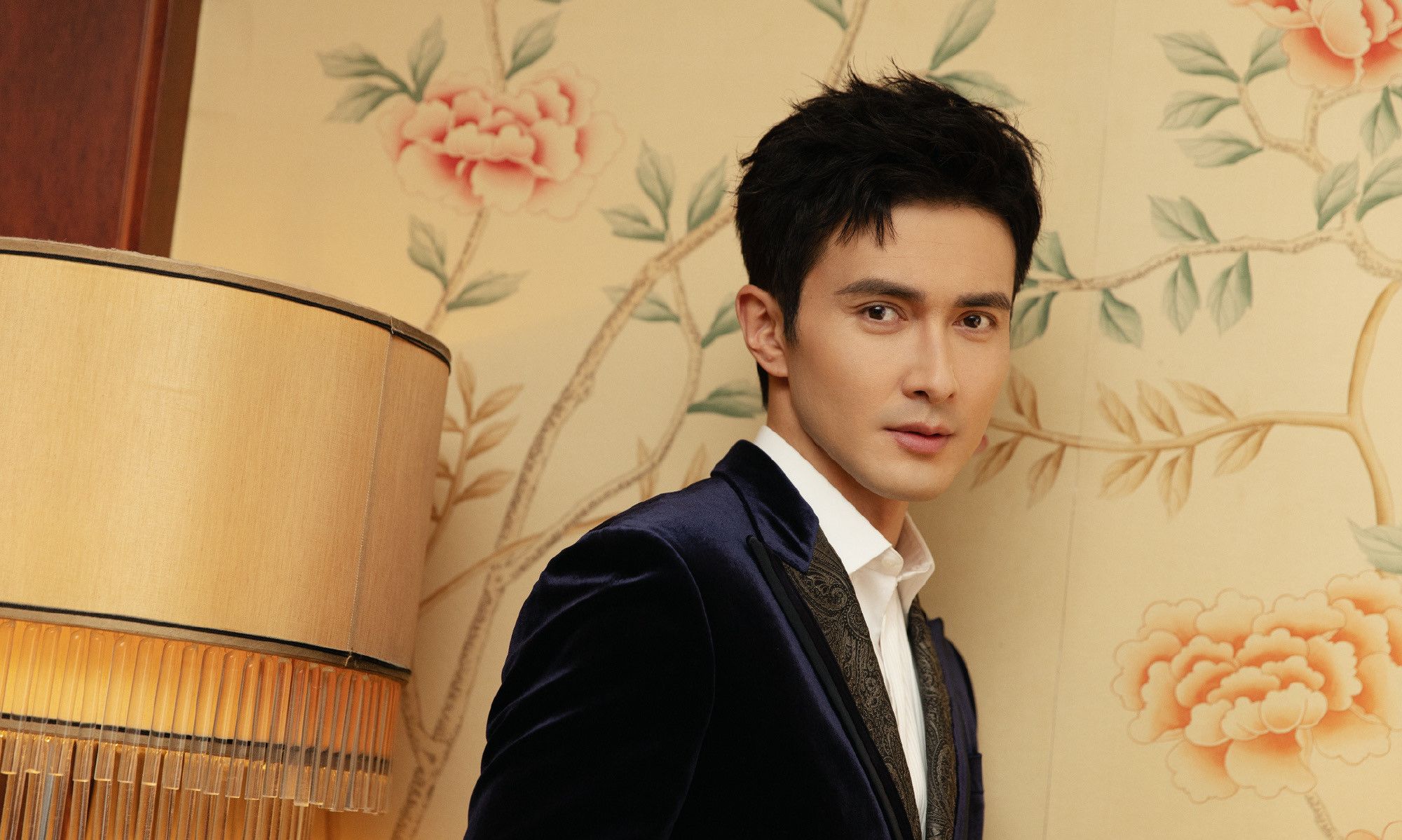 高伟光最高级的撩人法器 丝绒西装