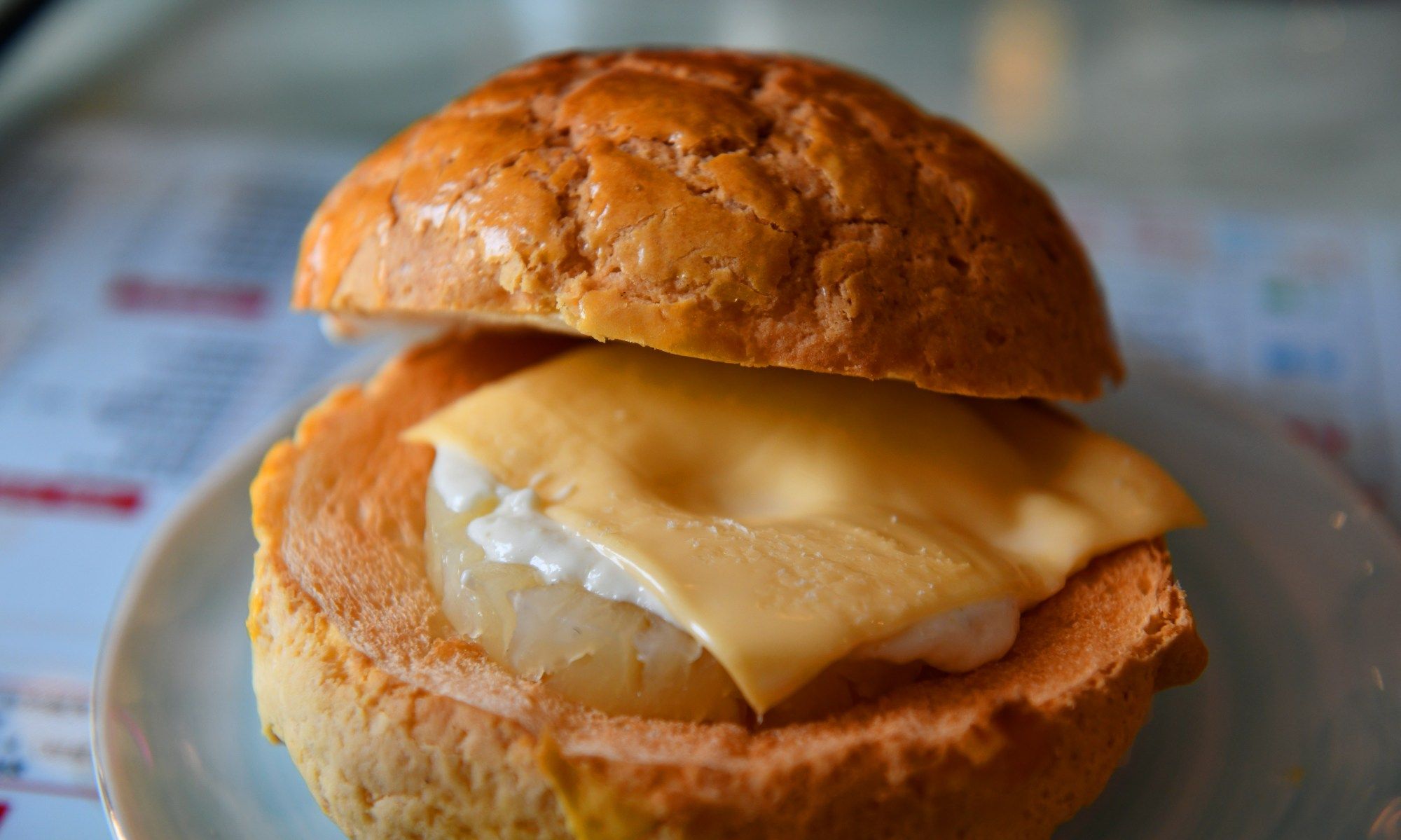 菠萝包里真的有菠萝 广州一家茶餐厅里的菠萝包是真的有