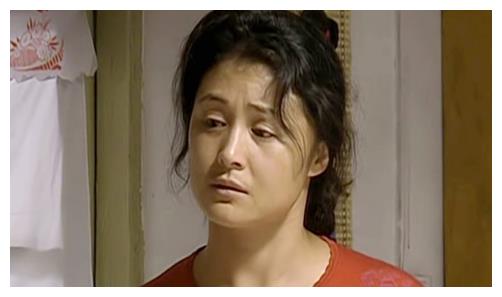 提到杨树林,就不得不提起他的老婆"胖丫"赵丹,这个曾经浑身喜感十足的