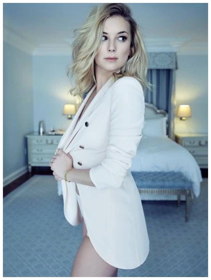 加拿大女明星艾米丽·万凯普